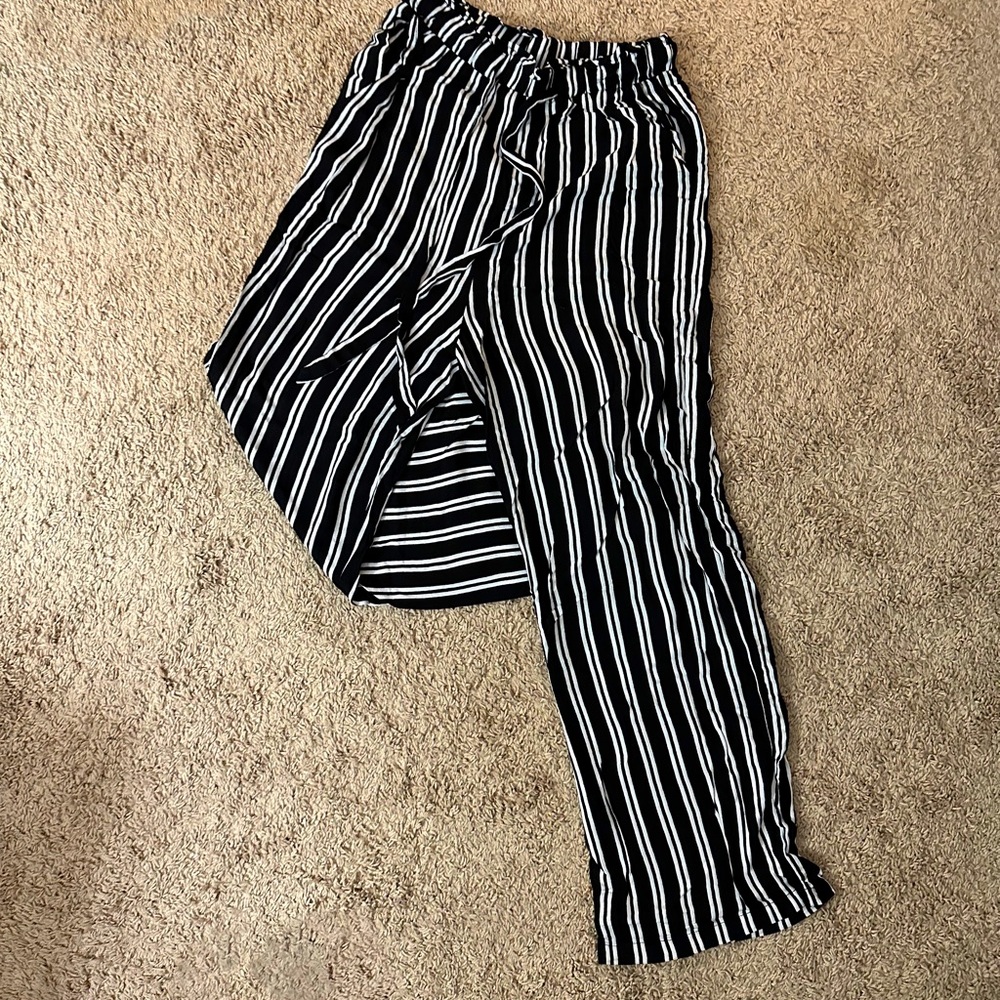 Size S Xhilaration Striped Flowy Dress Pants